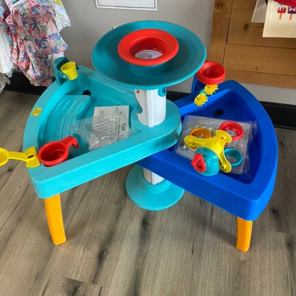 Little Tikes 3-in-1 Splash 'n Grow Outdoor Water Play Table and Splash Pad, for - Picture 1 of 1